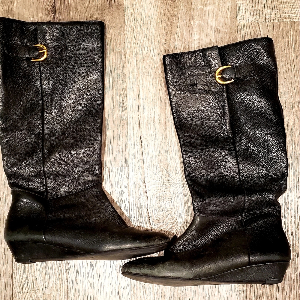 Black boots